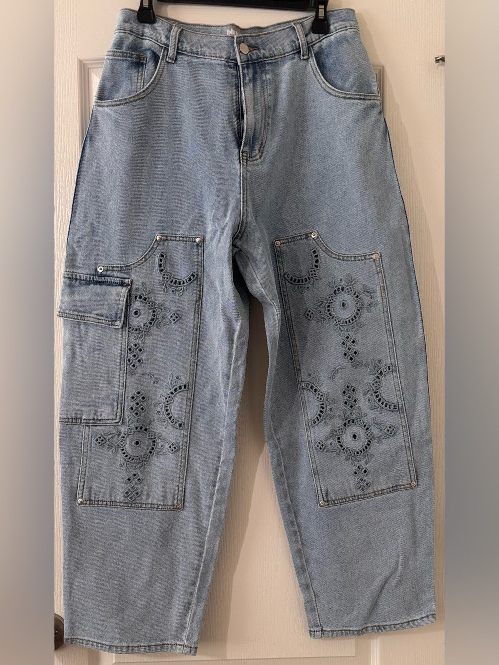 Blue B Collection Embroidered Barrel Leg Cargo Jeans | Boho Denim | Medium | NWT - Picture 2 of 6